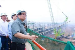 Le Premier ministre Pham Minh Chinh vient inspecter la construction de l'aéroport de Long Thanh, province de Dông Nai (Sud). Photo: VNA