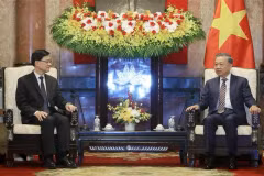 Le chef de l'exécutif de Hong Kong (Chine) au Vietnam