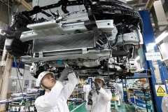Chaîne de construction automobile à l'usine Honda dans la province de Vinh Phuc. Photo: VNA