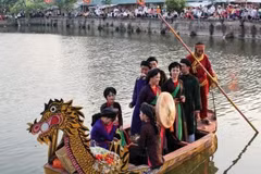  La fête de Lim, une fête culturelle très originale des villages de quan ho de la province de Bac Ninh, se tient du 12e au 14e jour du 1er mois lunaire. Photo: VNA