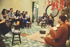 L’amour pour les arts traditionnels coule toujours dans les veines de nombreux jeunes vietnamiens. Photo : ND