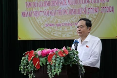 Le président de l’Assemblée nationale Trân Thanh Mân s’exprime en ouverture de la 15e session du Conseil populaire de la province de Binh Phuoc du 10e mandat. Photo : VNA