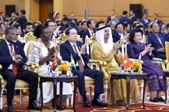 Le président de l’Assemblée nationale du Vietnam, Trân Thanh Mân (centre) lors de la 11e session plénière du Parlement international pour la tolérance et la paix (IPTP) à Phnom Penh, au Cambodge.