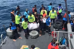 Thaïlande : un total de 42 morts et 5 disparus dans le naufrage à Phuket