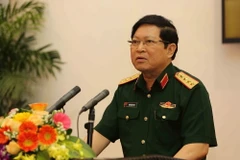 Le ministre de la Défense rencontre le chef d'état-major de l'armée de terre indienne