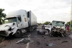 Quang Nam : un accident de la route fait 13 morts