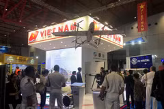 Le Vietnam affirme le développement de son industrie de défense