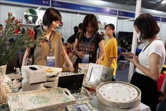 Le Salon du cadeau de Hanoi 2023 bat son plein