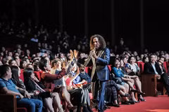 Le saxophoniste Kenny G et Battery Dance font salle comble au Vietnam