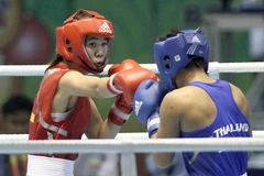 Les boxeuses en mettent plein la vue aux jeunes