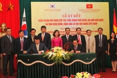 Signature de l’Accord d’amitié et de coopération entre Asan et Ninh Binh 