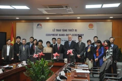 EU-Mutrap : remise d'installations informatiques à des universités et organes du Vietnam