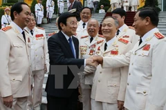 Le président Truong Tan Sang rencontre des généraux de la police