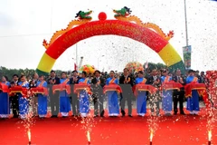 Mise en service d’un nouveau pont reliant Hanoi et Phu Tho