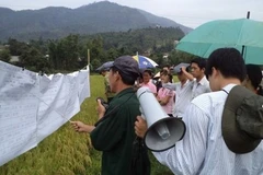 La JICA inspecte un projet de développement rural financé par le Japon à Dien Bien