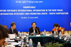 Table ronde sur l'intégration internationale à Hanoi