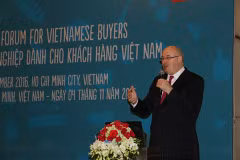 Un commissaire européen confiant dans les perspectives commerciales UE-Vietnam
