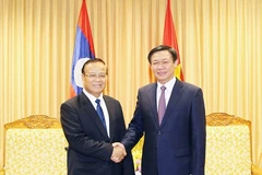 Renforcement de la coopération avec le Laos dans les finances publiques
