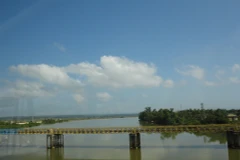 Le pont Hiên Luong, symbole de l’aspiration à la réunification