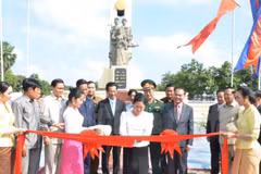 Le Cambodge inaugure un monument aux soldats volontaires vietnamiens