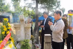 Têt : de nombreux visiteurs rendent hommage au général Vo Nguyen Giap