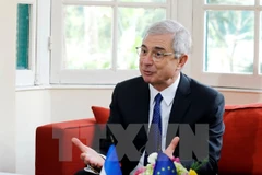 Claude Bartolone plaide pour une forte présence des entreprises françaises au Vietnam