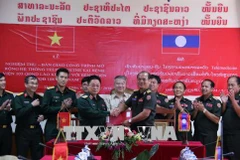 Le Vietnam remet au Laos un système de télémédecine