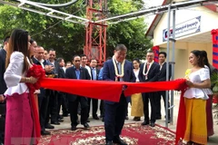 Inauguration d’une station de télévision construite au Cambodge avec l’aide du Vietnam