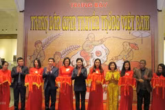 Exposition de peintures folkloriques traditionnelles vietnamiennes à Hai Phong