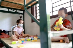 Le Vietnam donne la priorité aux soins pour les enfants orphelins à cause du COVID-19.