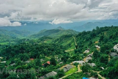 Portails uniques à Sin Suoi Ho - village de l'ethnie Mong à Lai Chau