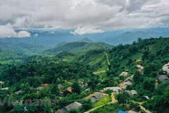 Portails uniques à Sin Suoi Ho - village de l'ethnie Mong à Lai Chau