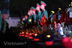  Émouvants moments de cérémonie d'allumage des bougies commémorant des martyrs à Hanoï