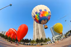 Des médias étrangers mettent en lumière la réouverture du tourisme international du Vietnam
