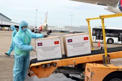 COVID-19: réception de cadeaux offerts par le Cambodge à Ho Chi Minh-Ville