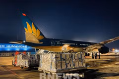 Vietnam Airlines effectue avec succès son plus long vol transportant des vaccins anti-COVID-19