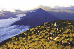 À la conquête de la montagne Lùng Cung à Yên Bai