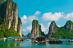 La baie de Ha Long est autorisée à accueillir à nouveau les visiteurs à partir du 4 mai