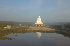 La plus haute statue de Bouddha d'Asie du Sud-Est inaugurée à Binh Phuoc