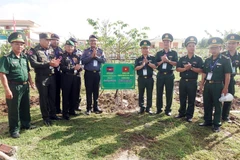Échange d'amitié entre des jeunes gardes-frontières vietnamiens et cambodgiens