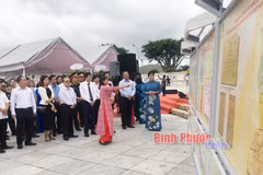 Binh Phuoc : Exposition de documents sur la guerre de résistance et la construction nationale