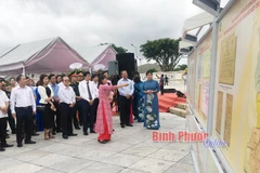 Binh Phuoc : Exposition de documents sur la guerre de résistance et la construction nationale