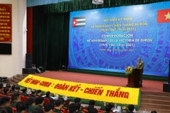 Meeting en l’honneur de la victoire de Giron de Cuba à Hanoï