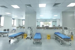 Mise en service d'un hôpital de traitement des patients atteints du COVID-19 à Hanoï