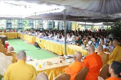 La fête Vu Lan se déroule le matin du 18 août à la pagode Phat Tich à Vientiane. Photo: VNA
