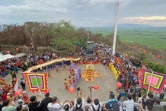 Le festival de la déesse Bà Chúa Xứ au Mont Sam se déroule du 22ème jour au 27ème jour du quatrième mois lunaire. Photo: VNA