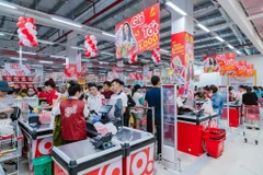 Des consommateurs font leurs courses au supermarché Go An Nhon. Photo : BNEWS