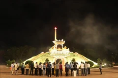 Des visiteurs à la citadelle de Quang Tri. Photo: VNA