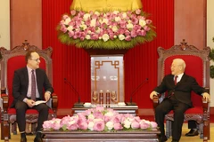 Le SG du Parti Nguyen Phu Trong reçoit l'ambassadeur russe au Vietnam