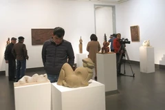 Ouverture d’une exposition des beaux-arts à Hanoï